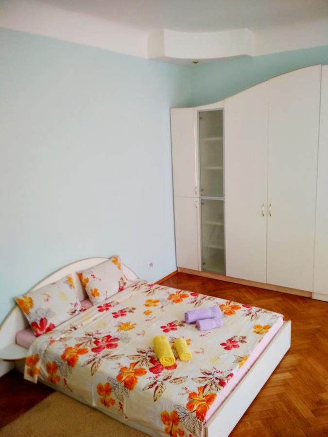 Apartments On Valova 25 Lviv Exterior foto