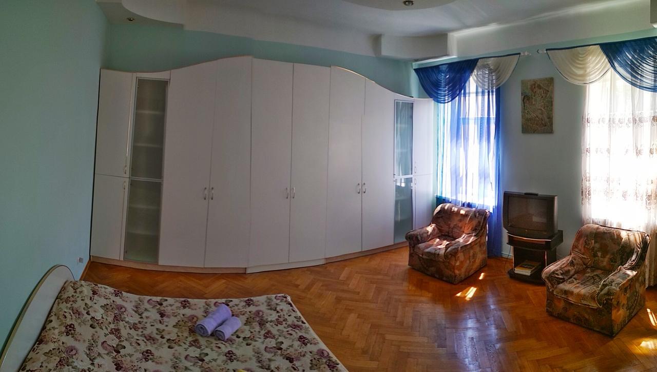 Apartments On Valova 25 Lviv Exterior foto